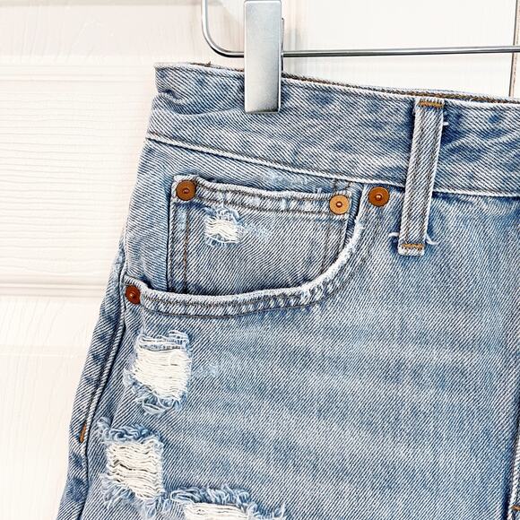Madewell Relaxed Denim Shorts in Renfield Wash Destructed Edition - Picture 5 of 10